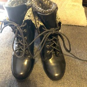 Bamboo Sweater Cuff Heeled Booties Size 6 1/2